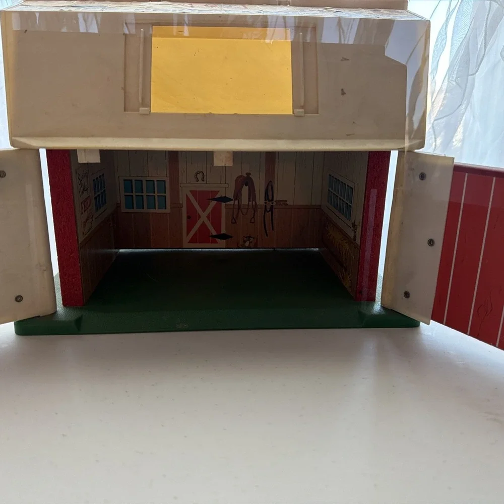 Vintage 1977 Fisher Price Play Family Farm #915 12 Little People!